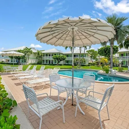Renovated, Oceanfront 2Bd Seven Mile Beach Condo With Amazing Views